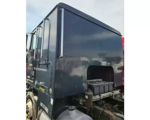 International COF-9670 Cab