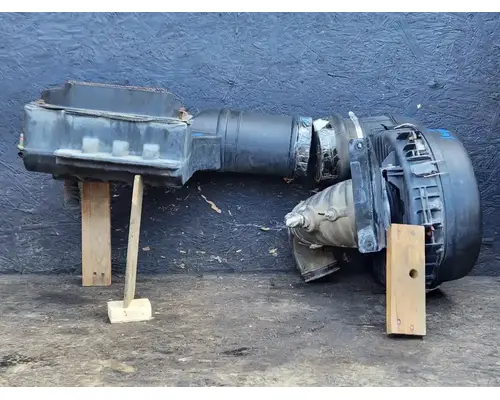 International CT660 Air Cleaner