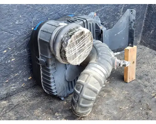 International CT660 Air Cleaner