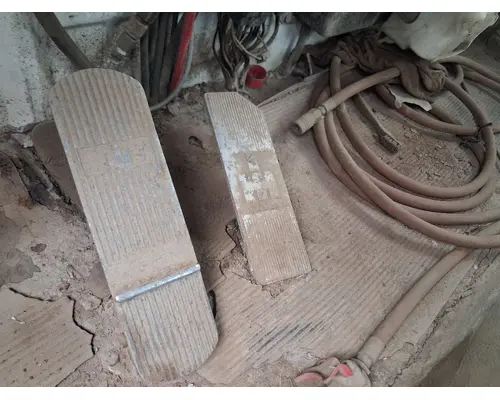 Brake / Clutch Pedal Box INTERNATIONAL CO-1850B Geco - Fresno