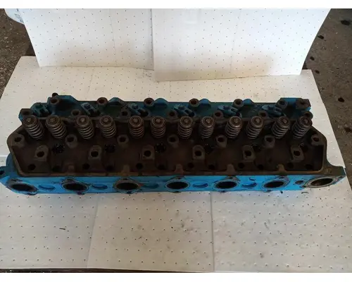 International DT 360 Cylinder Head