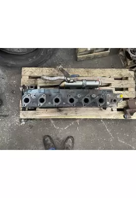 International DT 466BB Cylinder Head