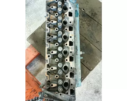 International DT 466E Cylinder Head