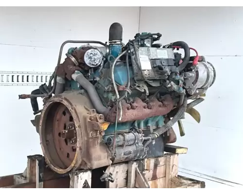 International DT444E Engine Assembly