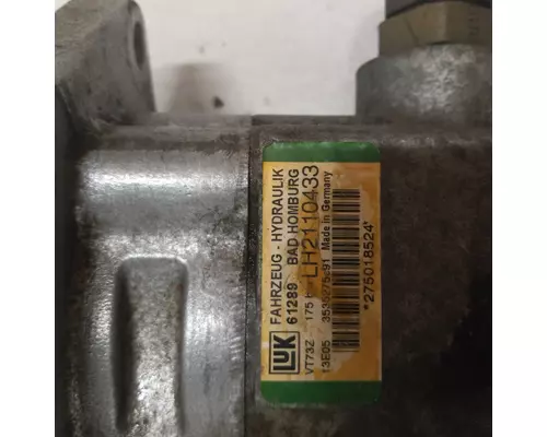 International DT466 EGR Power Steering Pump