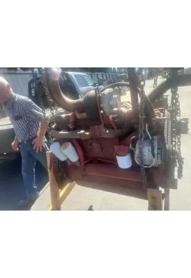 International DT466B Engine Assembly