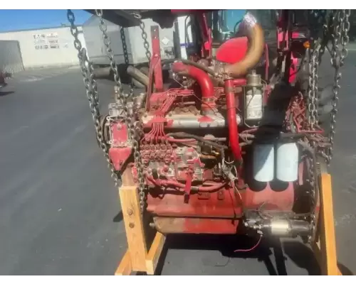 International DT466B Engine Assembly