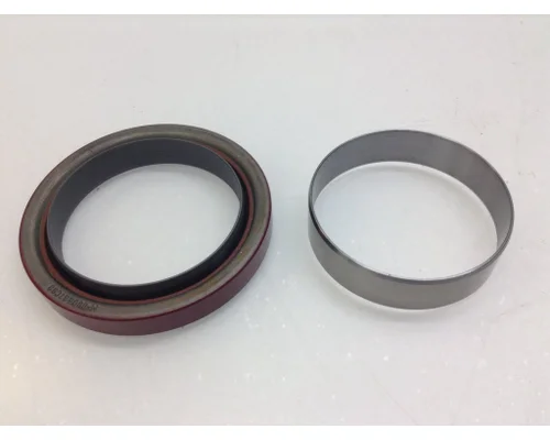International DT466B Engine Main Seal
