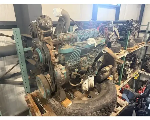 International DT466C Engine Assembly
