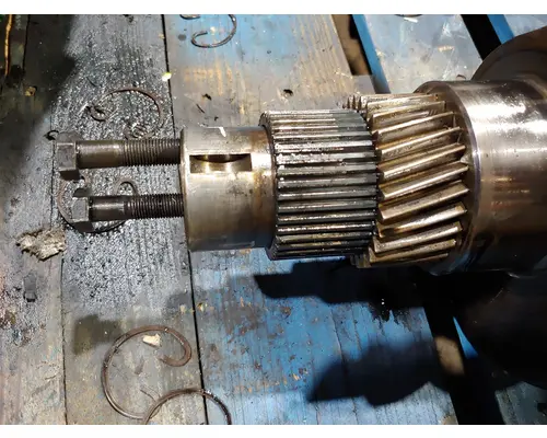 International DT466E Crankshaft