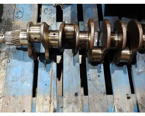 International DT466E Crankshaft