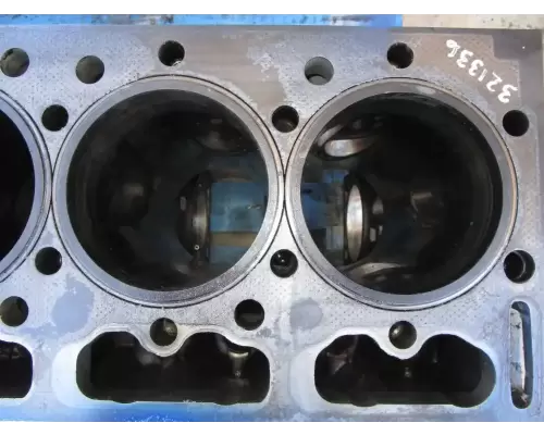 International DT466E Cylinder Block