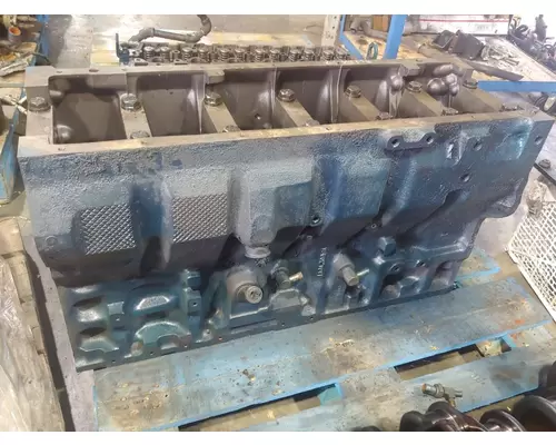 International DT466E Cylinder Block