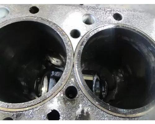 International DT466E Cylinder Block