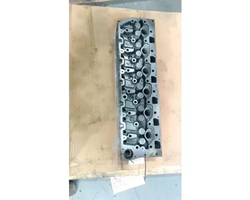 International DT466E Cylinder Head