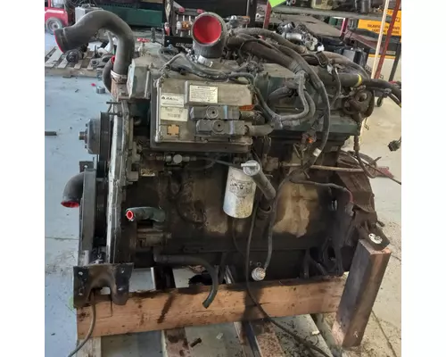 International DT466E Engine Assembly