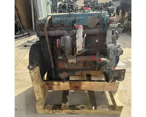 International DT466E Engine Assembly