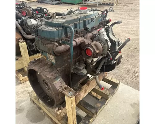 International DT466E Engine Assembly