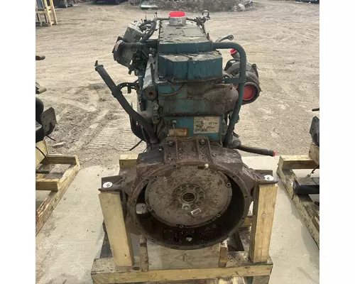 International DT466E Engine Assembly