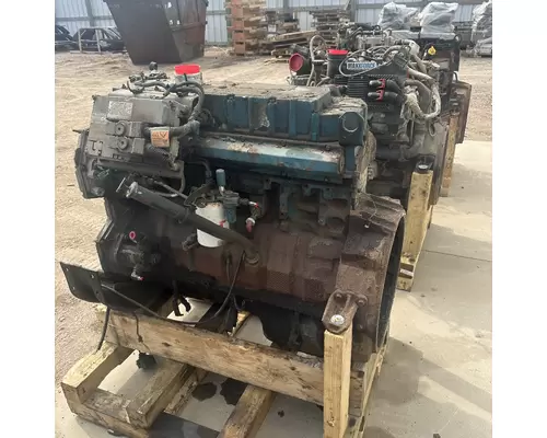 International DT466E Engine Assembly