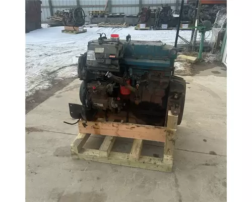 International DT466E Engine Assembly