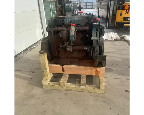 International DT466E Engine Assembly