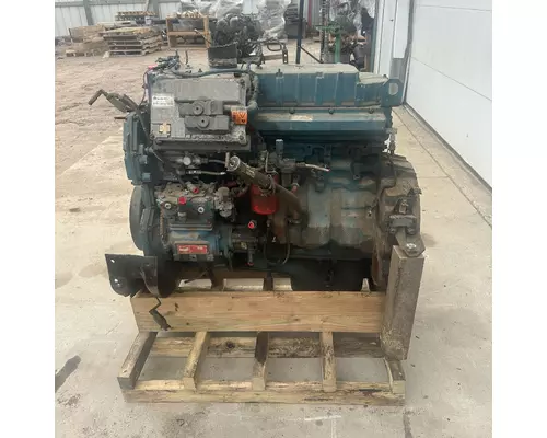 International DT466E Engine Assembly