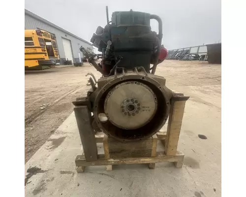 International DT466E Engine Assembly