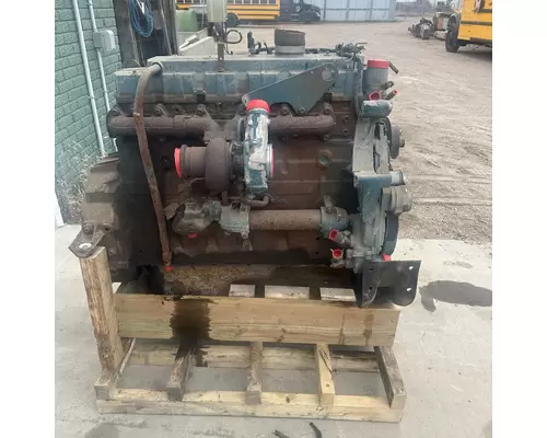 International DT466E Engine Assembly