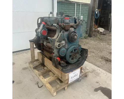 International DT466E Engine Assembly