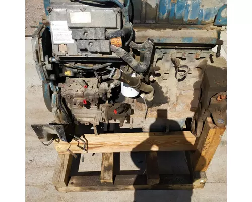 International DT466E Engine Assembly