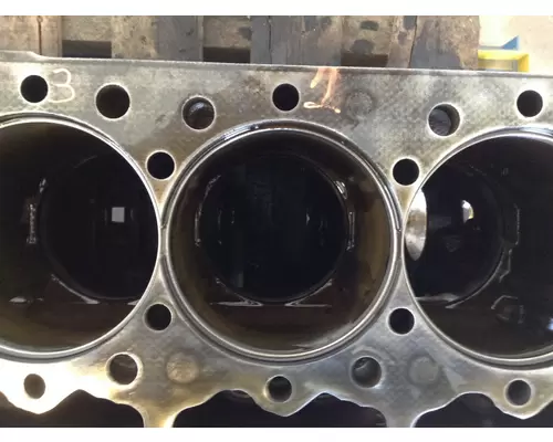 International DT466E Engine Block