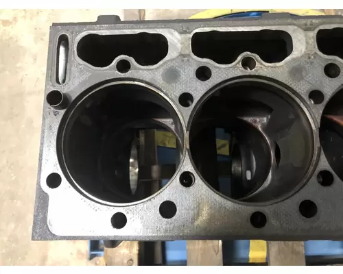 International DT466E Engine Block