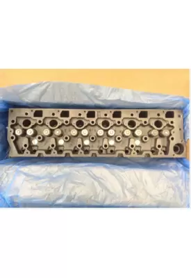 International DT466E Engine Head Assembly