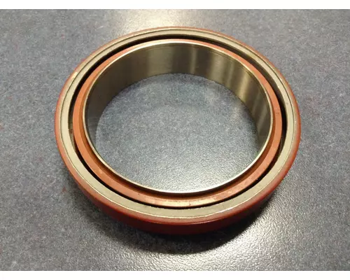 International DT466E Engine Main Seal