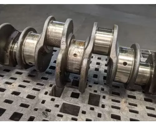 International DT466 Crankshaft