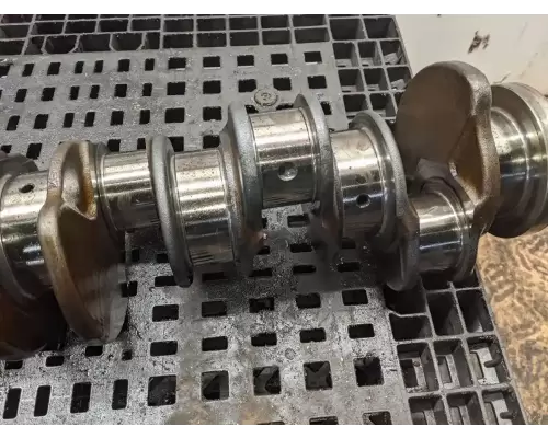 International DT466 Crankshaft