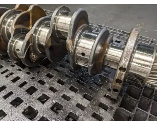 International DT466 Crankshaft