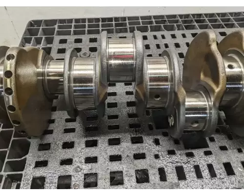 International DT466 Crankshaft