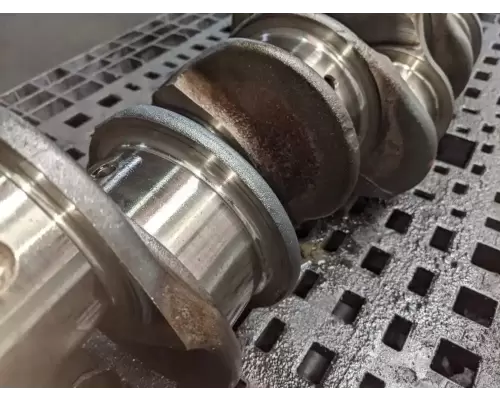 International DT466 Crankshaft