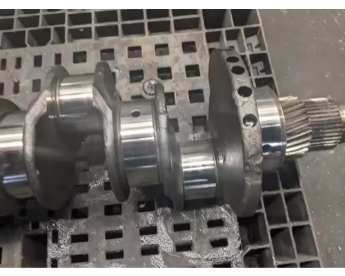 International DT466 Crankshaft