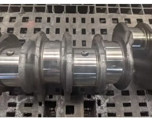 International DT466 Crankshaft