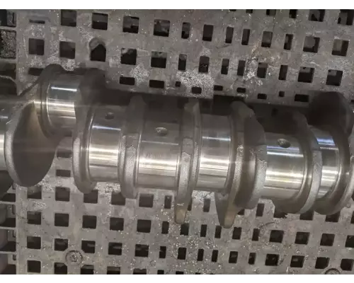 International DT466 Crankshaft