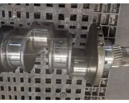 International DT466 Crankshaft