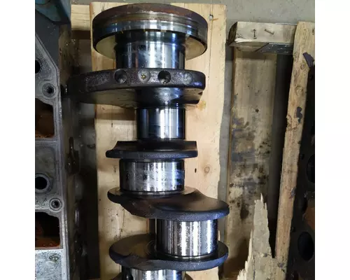 International DT466 Crankshaft