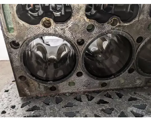 International DT466 Cylinder Block