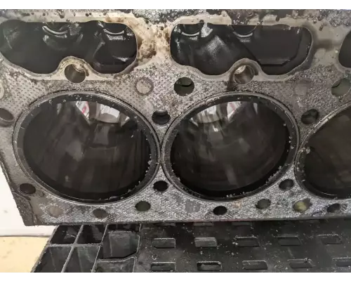 International DT466 Cylinder Block