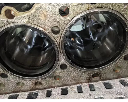 International DT466 Cylinder Block