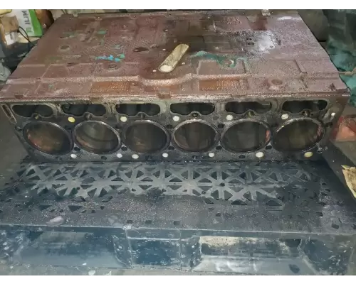 International DT466 Cylinder Block