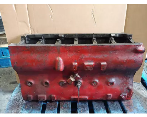 International DT466 Cylinder Block